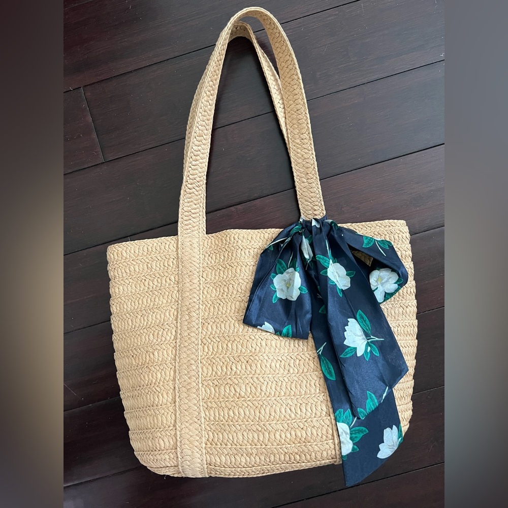 Draper James tan tote (used twice)